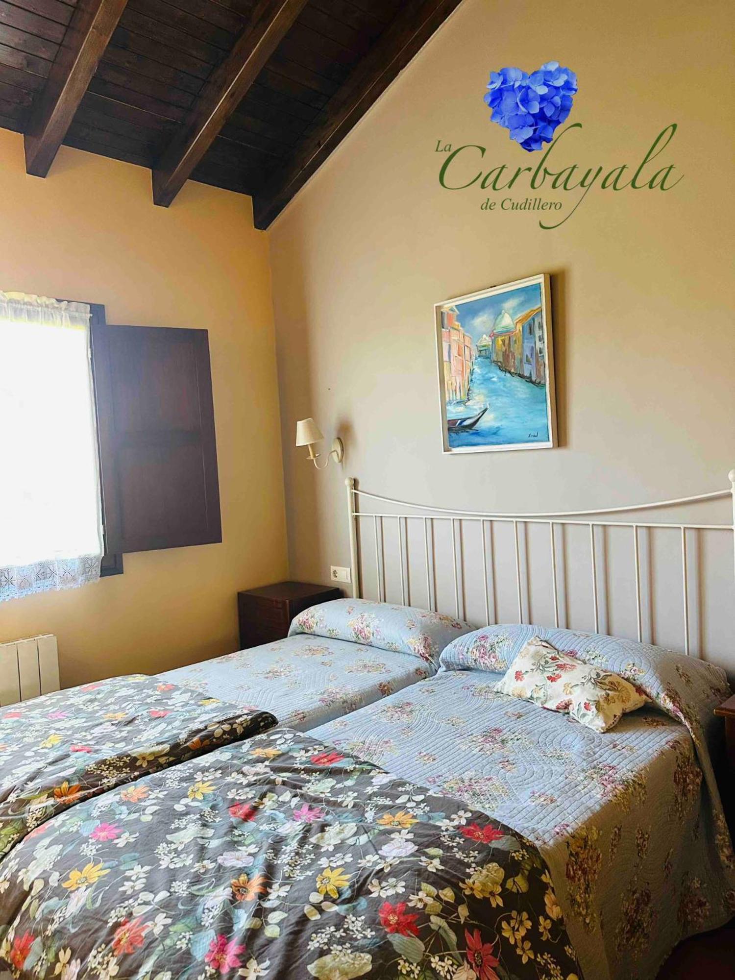 Apartamentos Rurales La Carbayala 오비나라 외부 사진