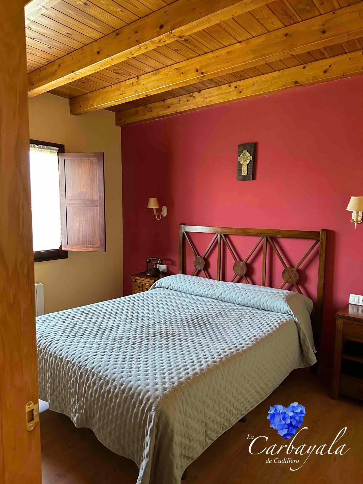 Apartamentos Rurales La Carbayala 오비나라 외부 사진