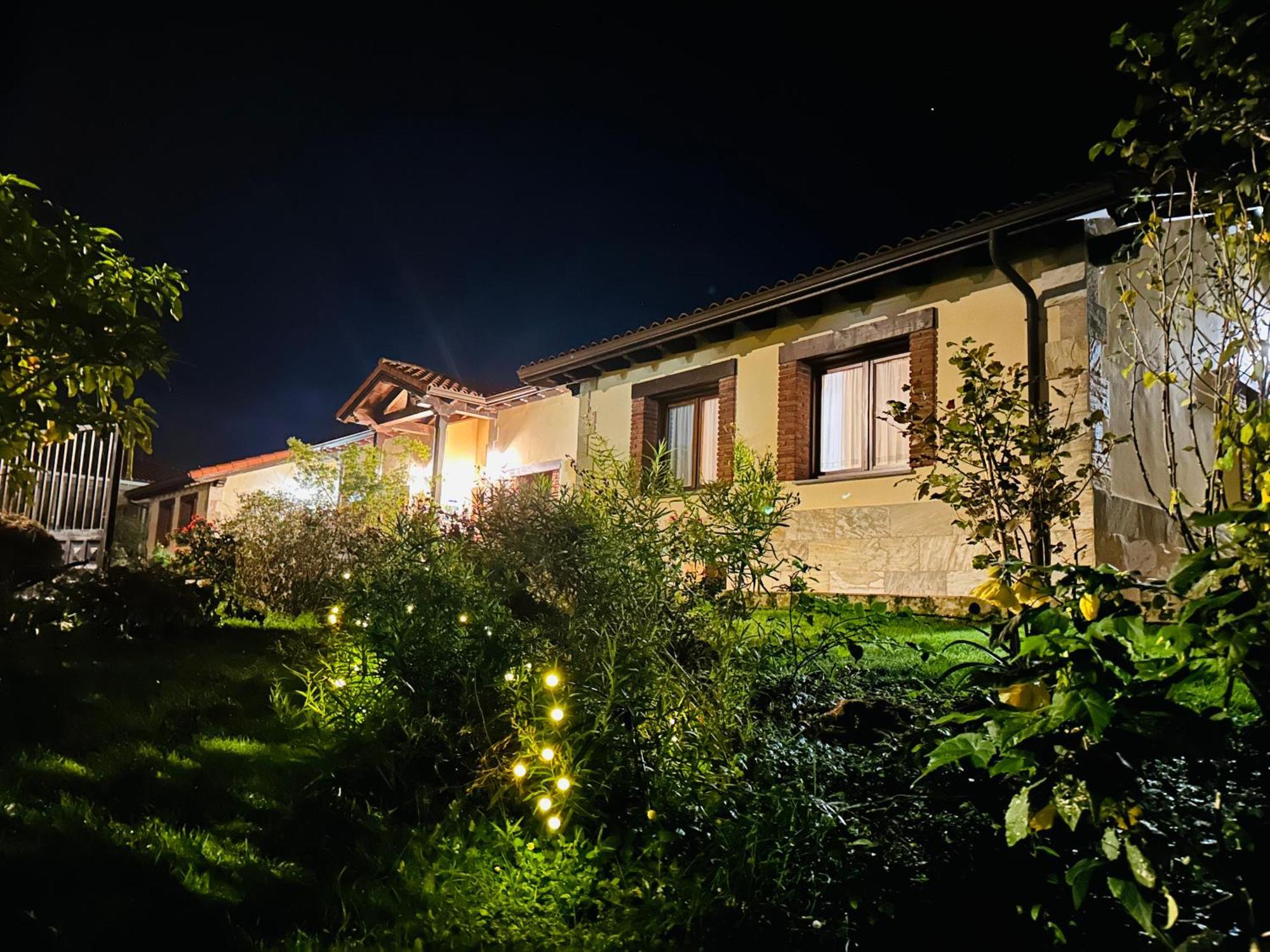 Apartamentos Rurales La Carbayala 오비나라 외부 사진