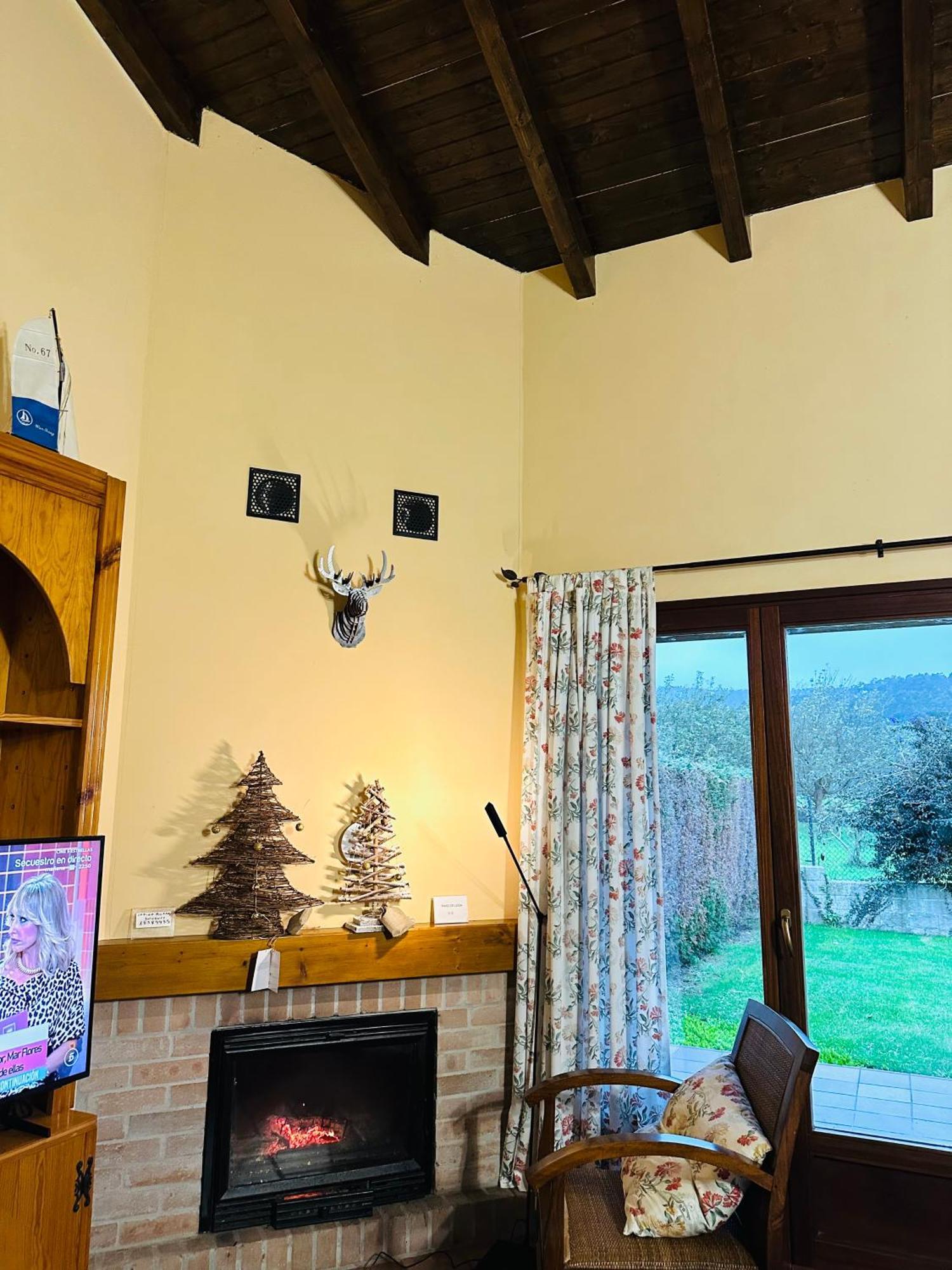 Apartamentos Rurales La Carbayala 오비나라 외부 사진
