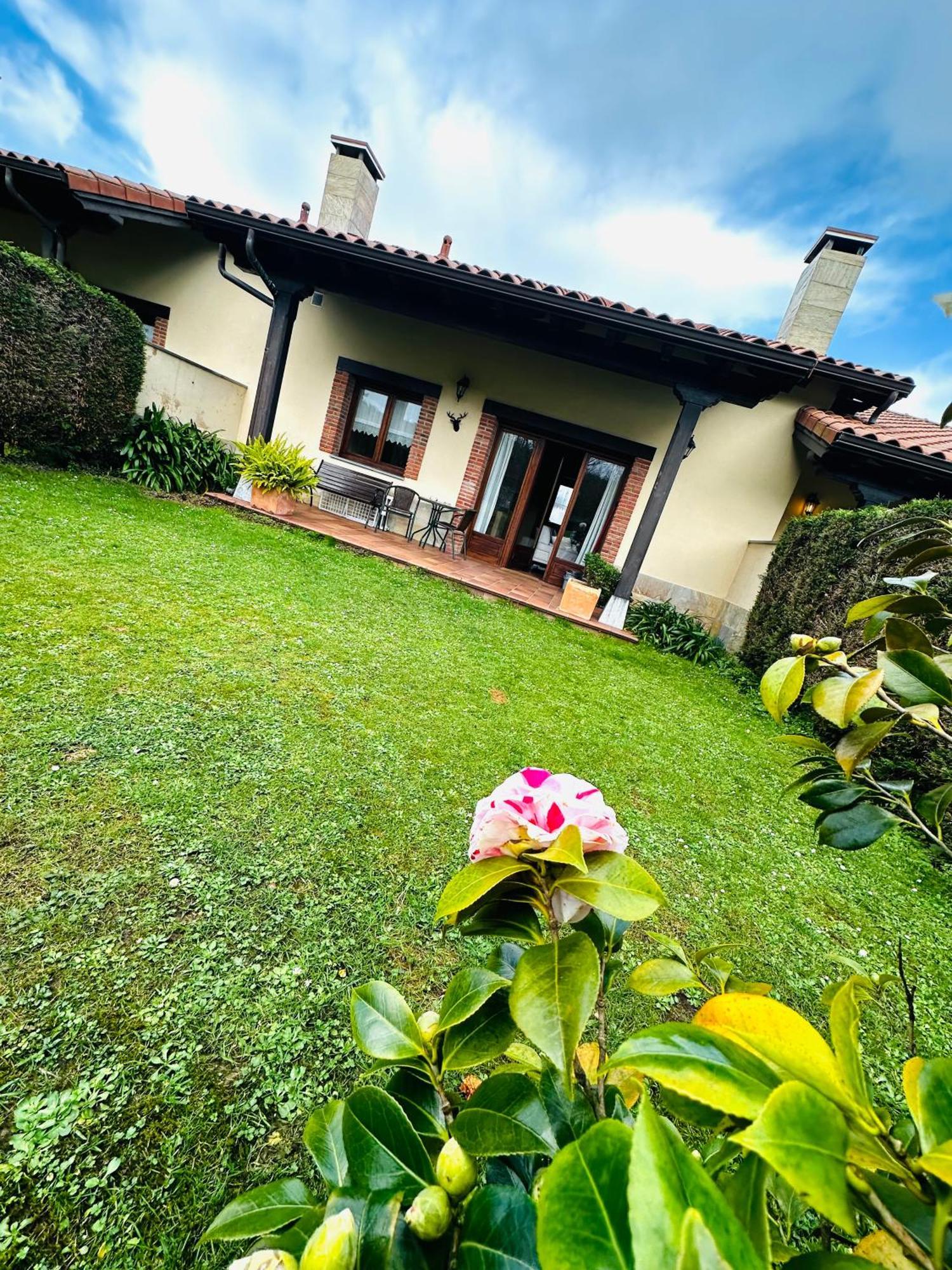 Apartamentos Rurales La Carbayala 오비나라 외부 사진