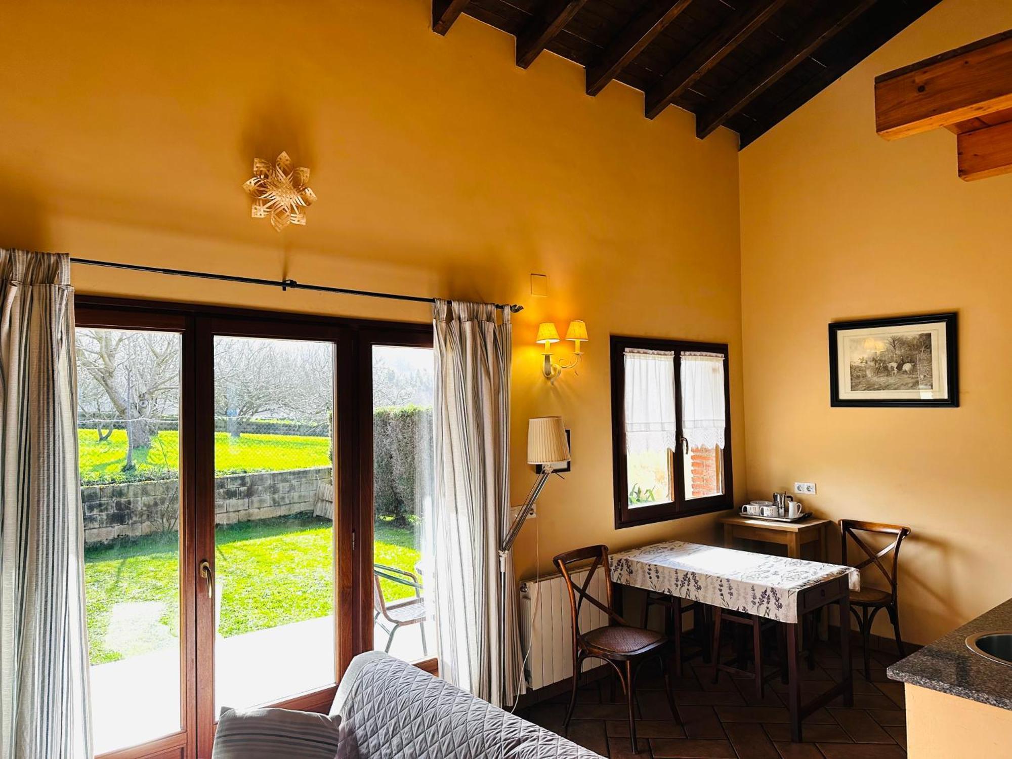 Apartamentos Rurales La Carbayala 오비나라 외부 사진
