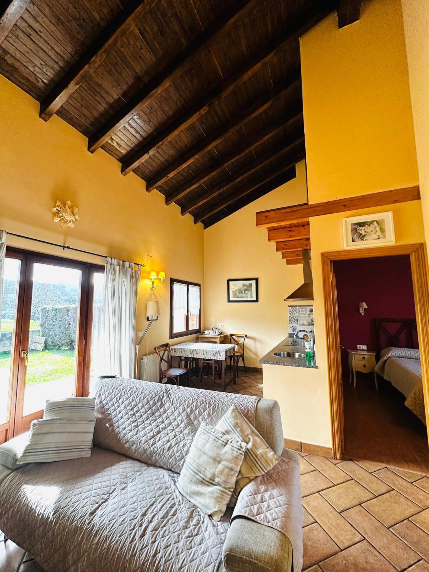 Apartamentos Rurales La Carbayala 오비나라 외부 사진